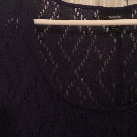 Blue patterned top - Picture 2 of 2